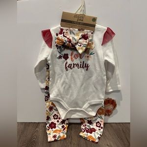 🍁🍁NWT- Adorable “Thankful for Family” 3 piece outfit- 6-9 months🍁🍁